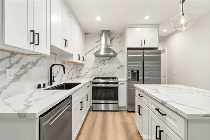 14622 Huston Street, Sherman Oaks, California 91403