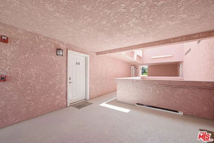 4810 S La Brea Avenue 210, Los Angeles, California 90008