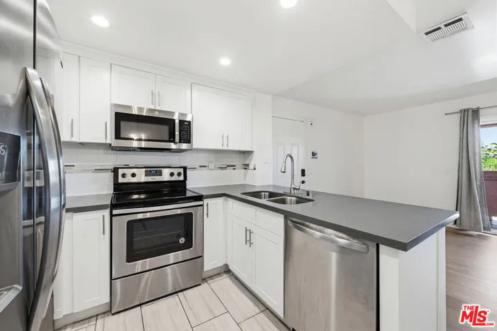 4810 S La Brea Avenue 210, Los Angeles, California 90008