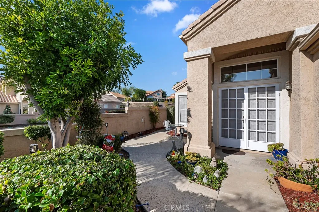 Private front Courtyard