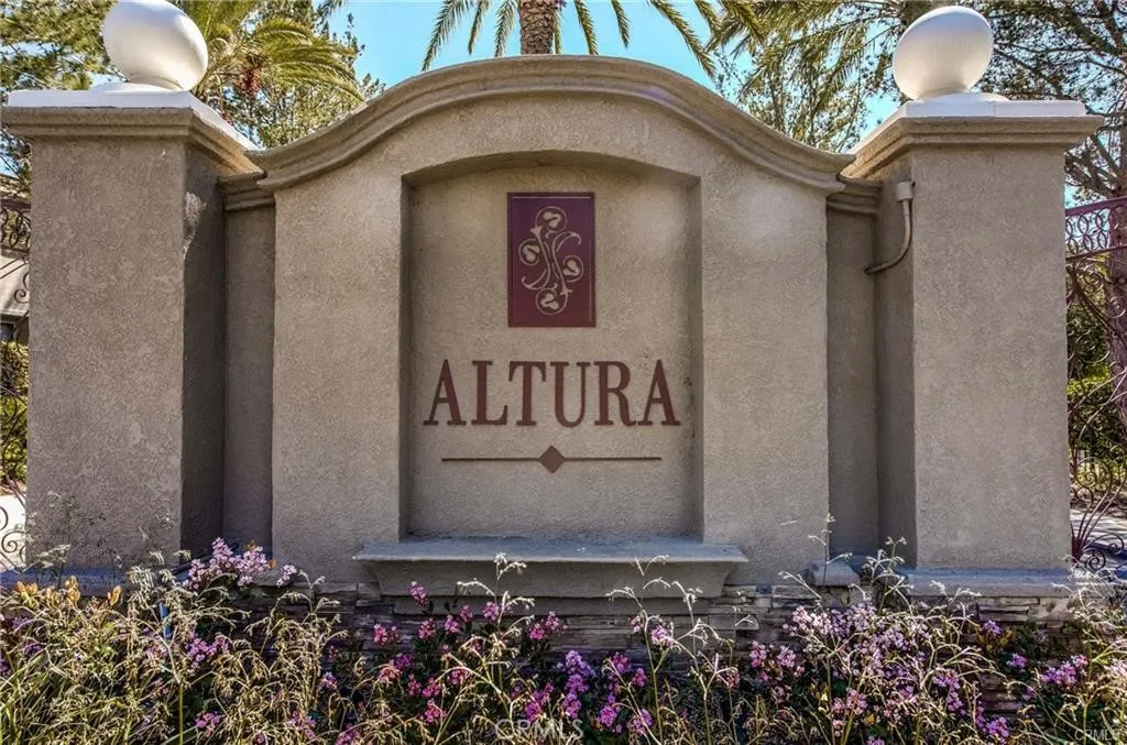 A great place to call home. Amenities included in the community include a pool and spa, clubhouse and work out room. Beautiful grounds.
