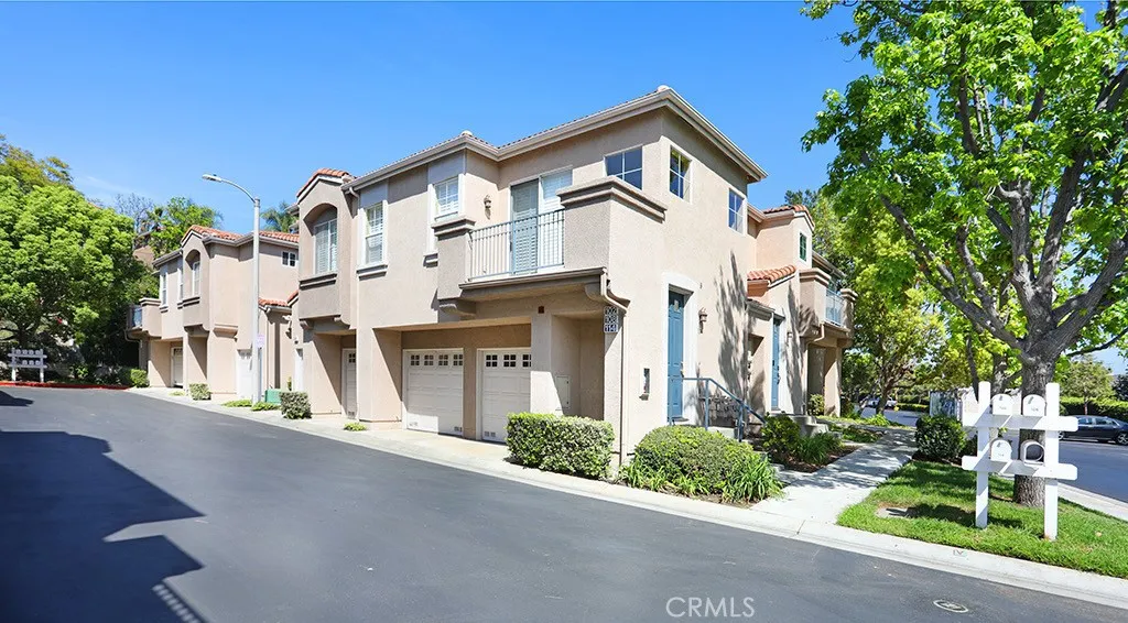 Welcome to 114 Byrnes Lane. Great corner home with an attached, direct access garage and balcony.