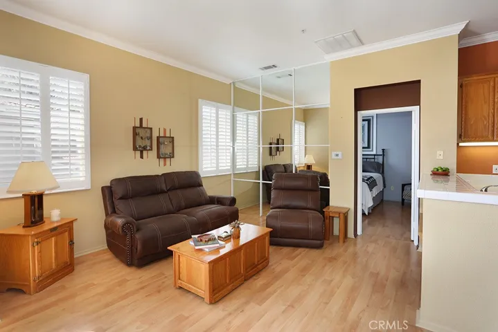 Great floorplan, the two bedrooms are located on opposite sides of the condo.