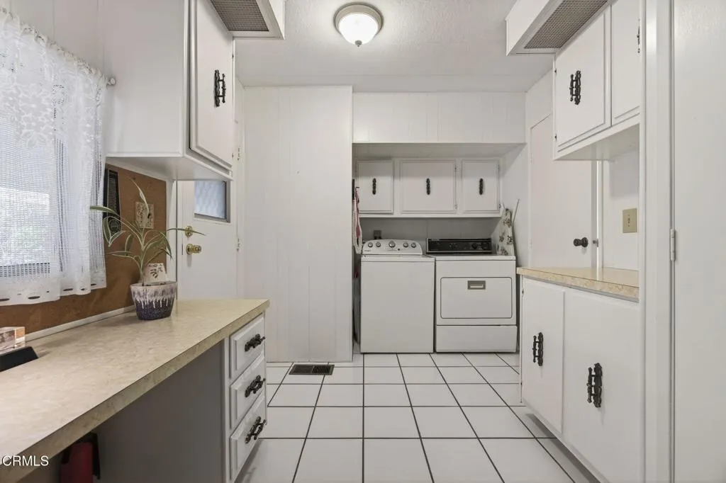 33-web-or-mls-UpmarketMedia-8Cal-095