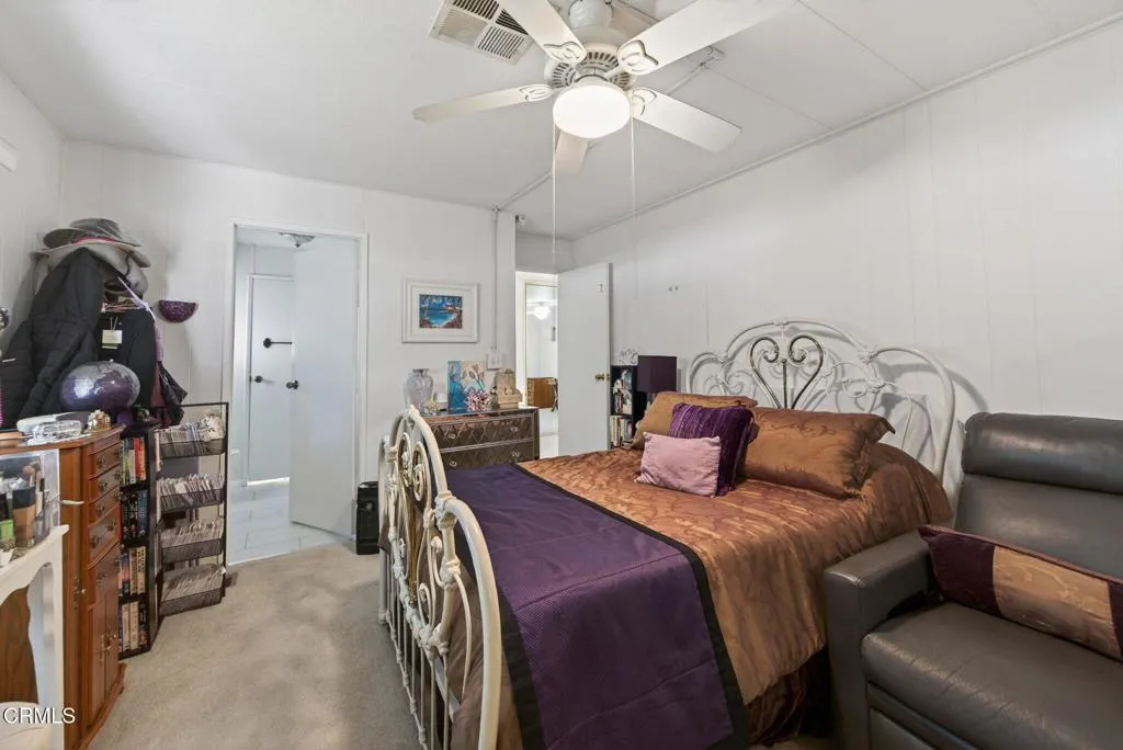 25-web-or-mls-UpmarketMedia-8Cal-070