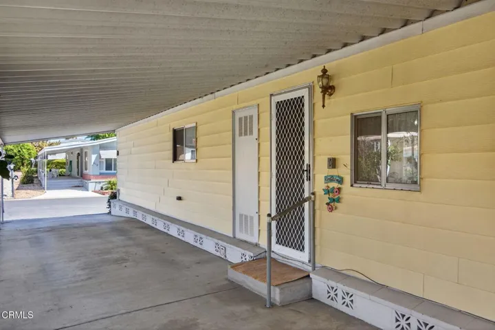 6-web-or-mls-UpmarketMedia-8Cal-015