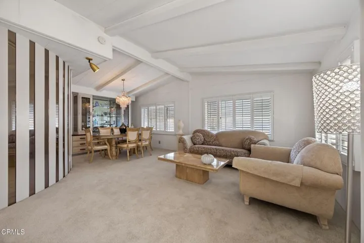 11-web-or-mls-UpmarketMedia-8Cal-028