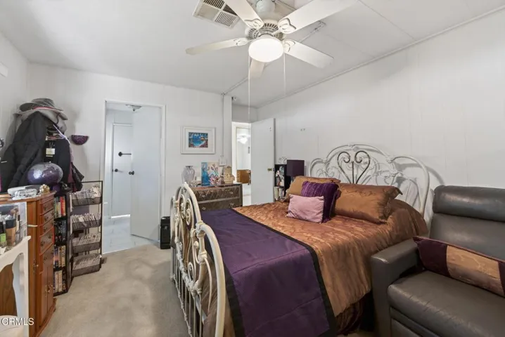 25-web-or-mls-UpmarketMedia-8Cal-070