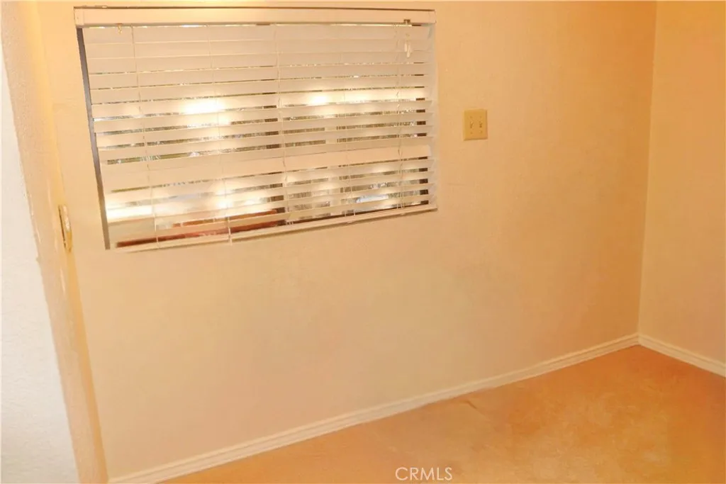 Possible Office or 3rd bedroom (Needs closet)