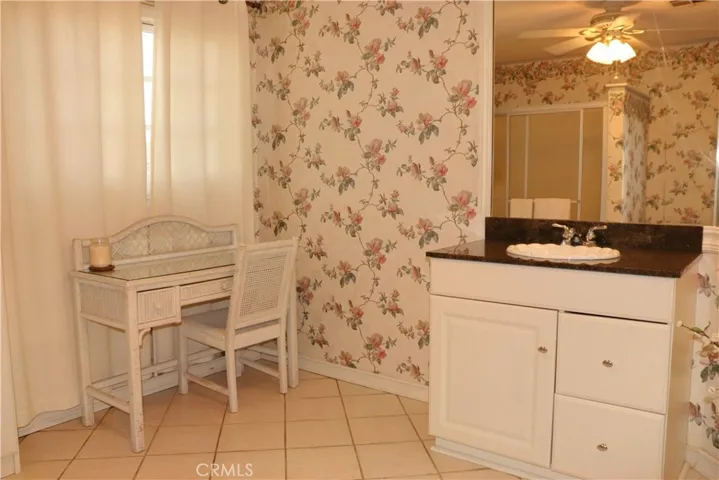 Possible Office or 3rd bedroom (Needs closet)