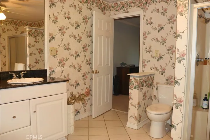 Master Bath 2 Vanities
