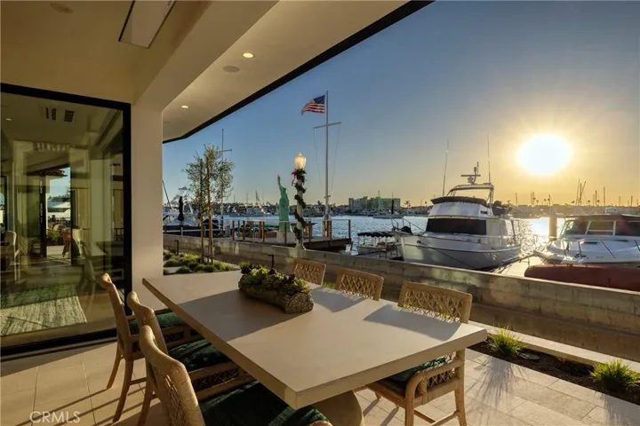 130 S Bay Front, Newport Beach, California 92662
