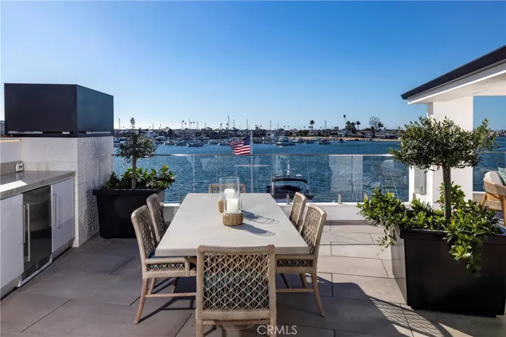 130 S Bay Front, Newport Beach, California 92662