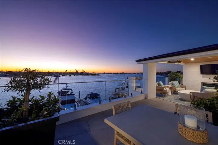 130 S Bay Front, Newport Beach, California 92662