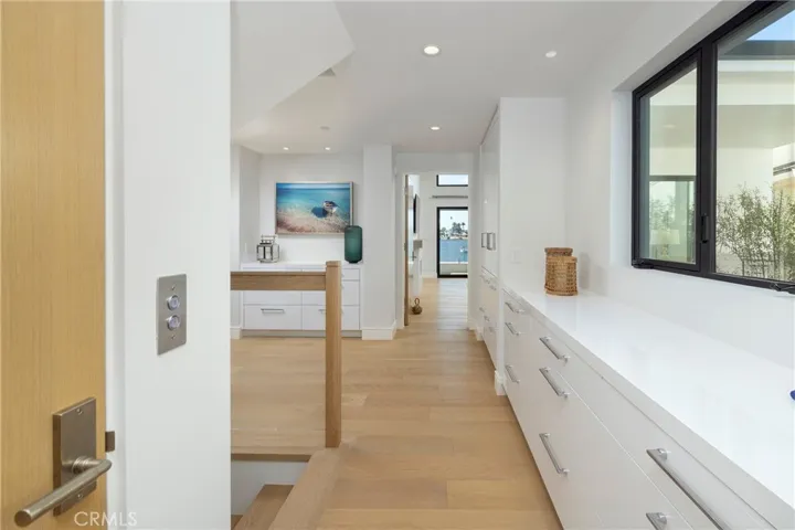 130 S Bay Front, Newport Beach, California 92662