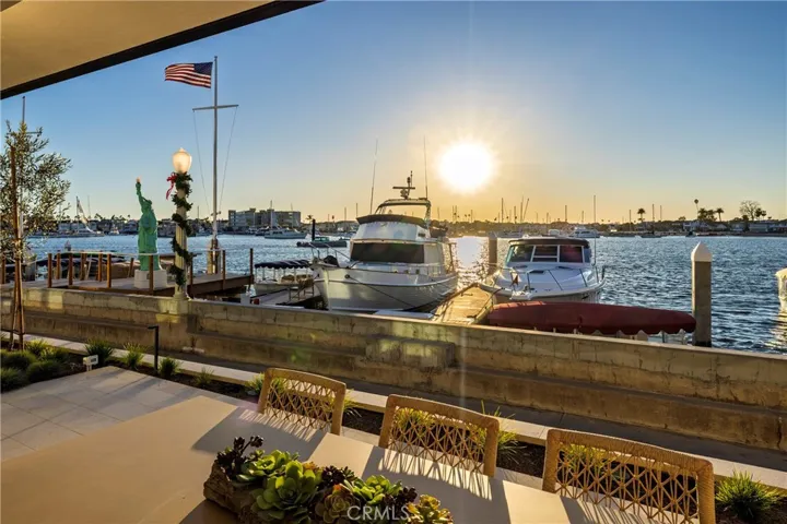 130 S Bay Front, Newport Beach, California 92662