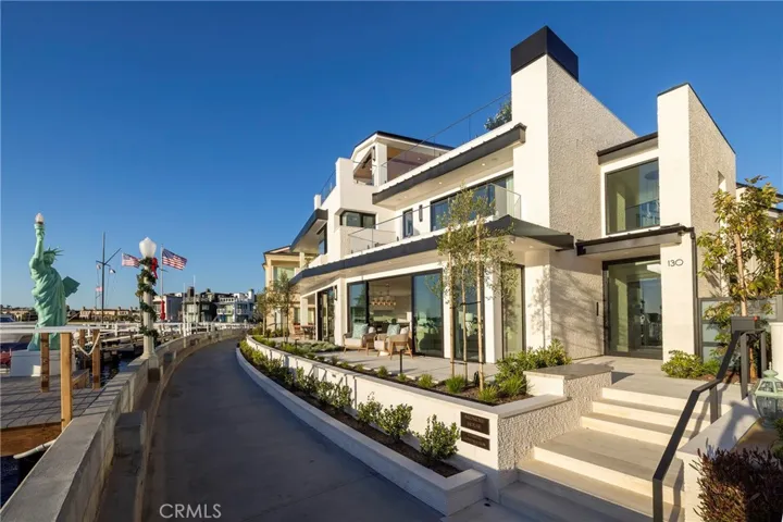 130 S Bay Front, Newport Beach, California 92662