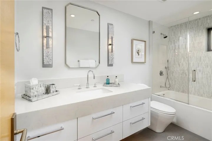 130 S Bay Front, Newport Beach, California 92662