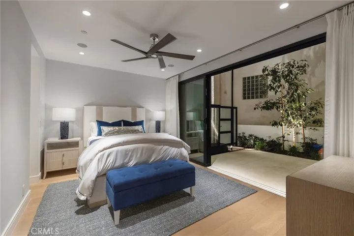 130 S Bay Front, Newport Beach, California 92662