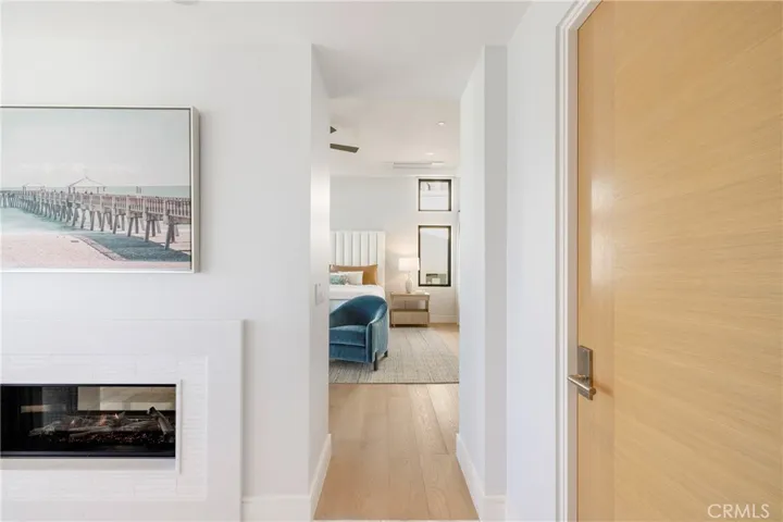 130 S Bay Front, Newport Beach, California 92662