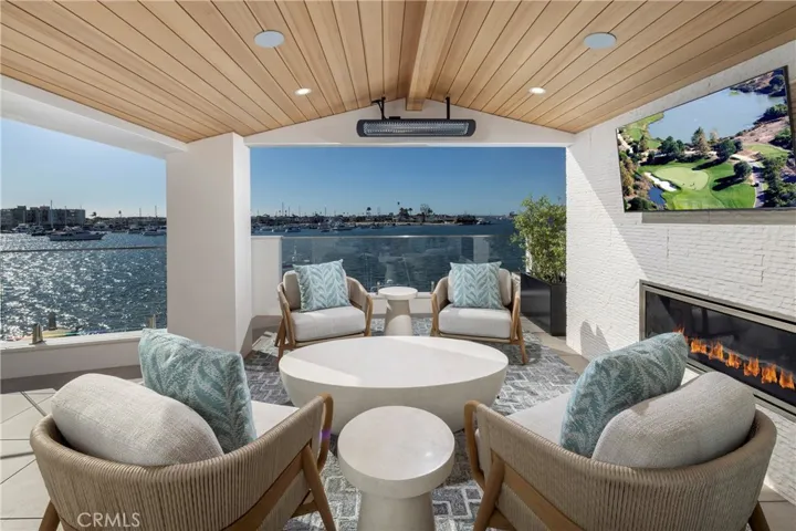 130 S Bay Front, Newport Beach, California 92662