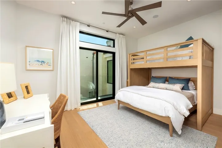 130 S Bay Front, Newport Beach, California 92662