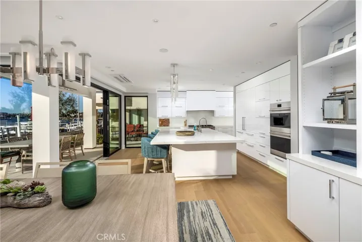 130 S Bay Front, Newport Beach, California 92662