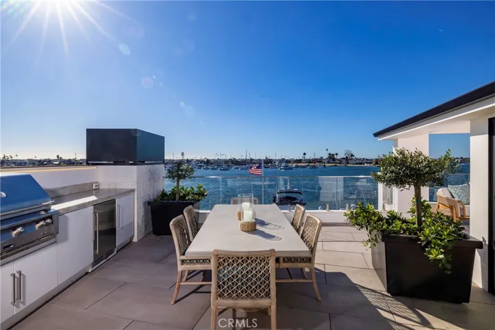 130 S Bay Front, Newport Beach, California 92662