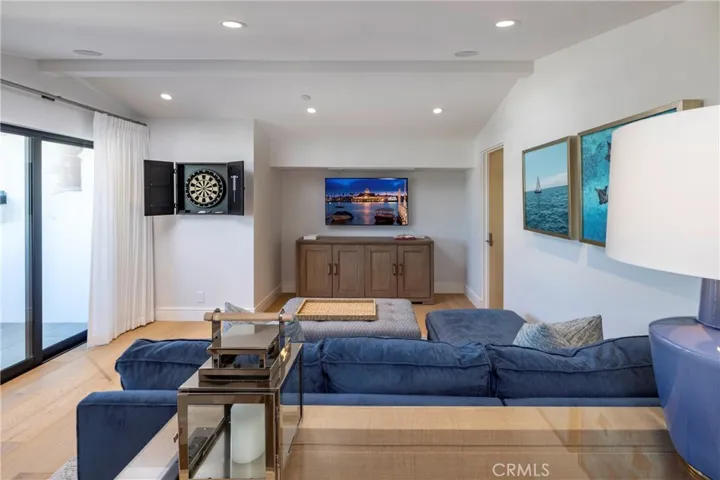 130 S Bay Front, Newport Beach, California 92662