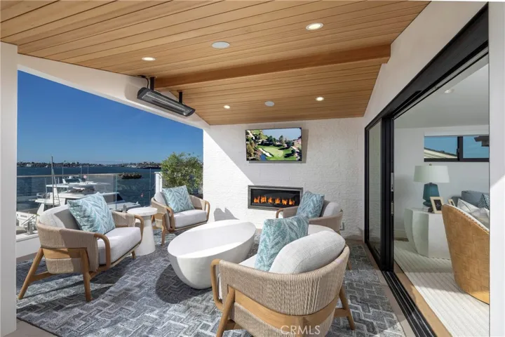 130 S Bay Front, Newport Beach, California 92662