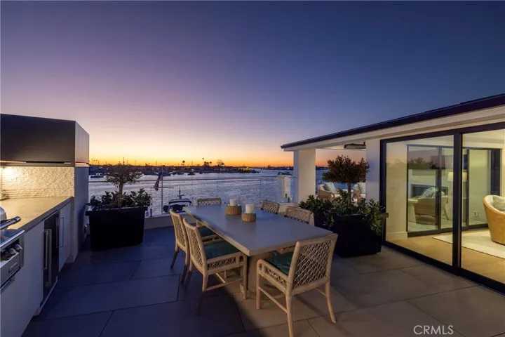 130 S Bay Front, Newport Beach, California 92662