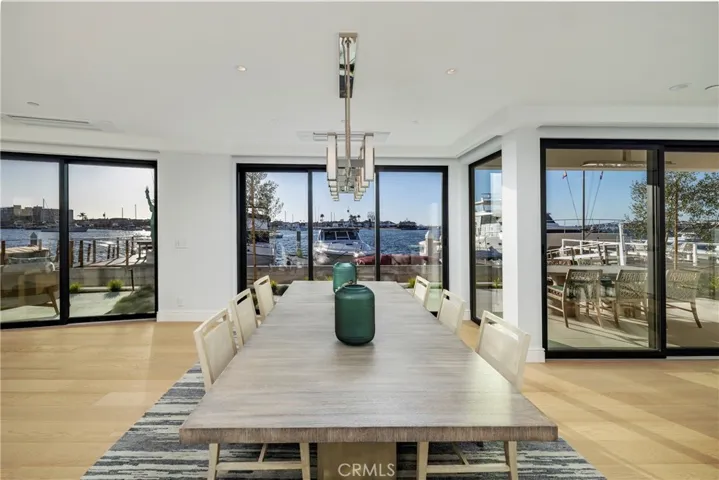 130 S Bay Front, Newport Beach, California 92662