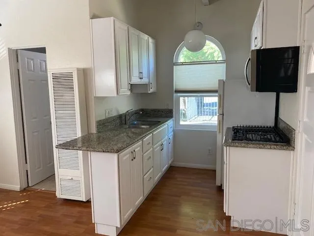 2029 Garnet, San Diego, California 92109