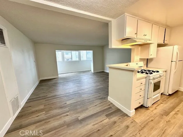 dining to living room and kitchen