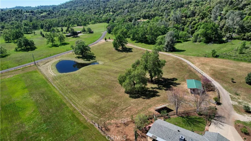 The most gorgeous pond w/3 Stall MD Style Shedrow Barn.