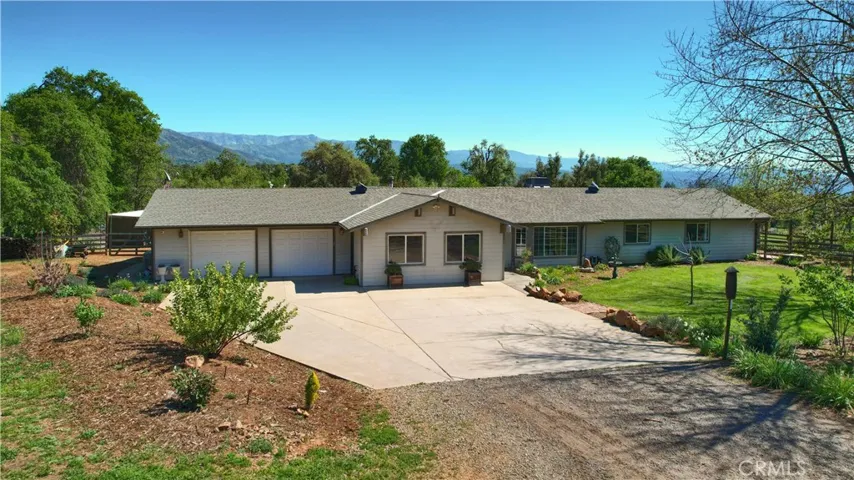 Large Bonus Room with Garage/Workshop Area.