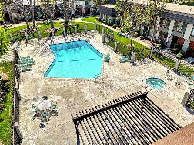 Community Pool & Spa