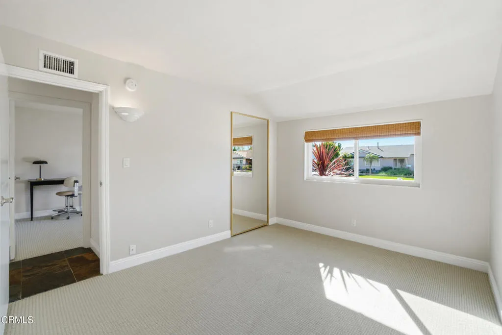 36_bedroom