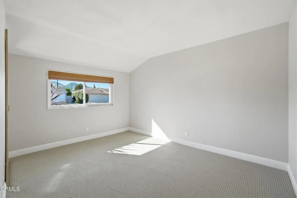 35_bedroom