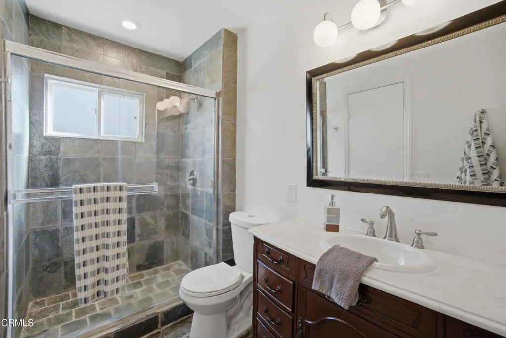 48_bathroom