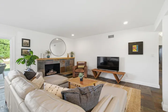 29_living room