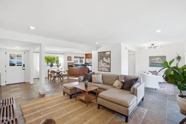 27_living room