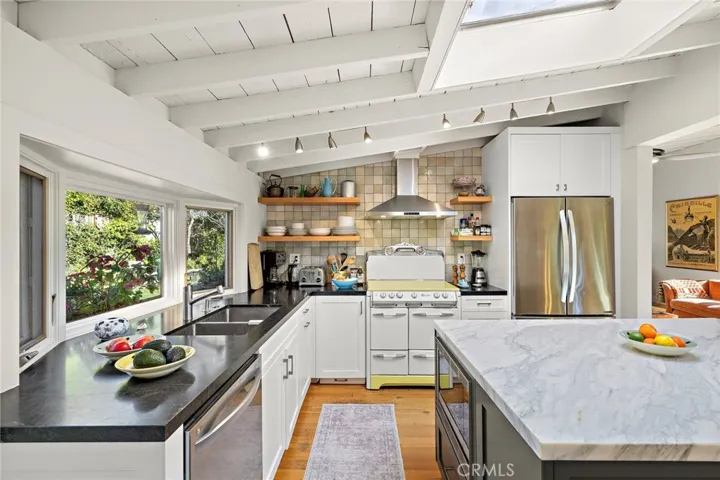 1511 Bluebird Canyon Drive, Laguna Beach, California 92651