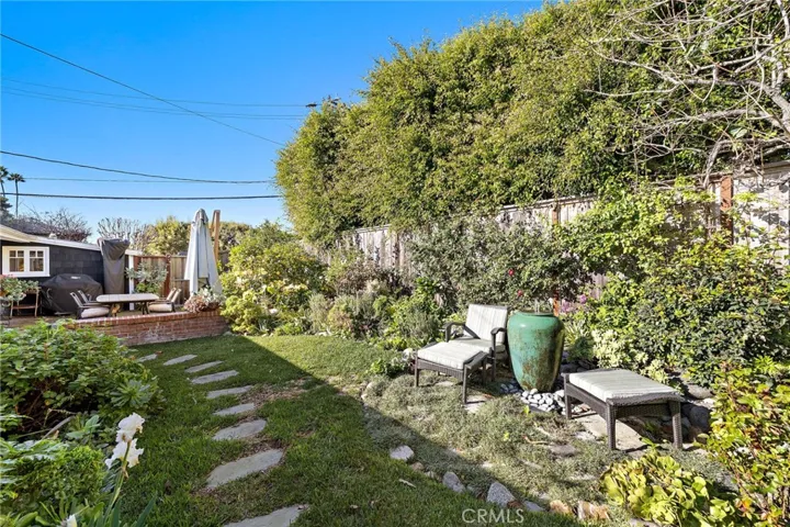 1511 Bluebird Canyon Drive, Laguna Beach, California 92651