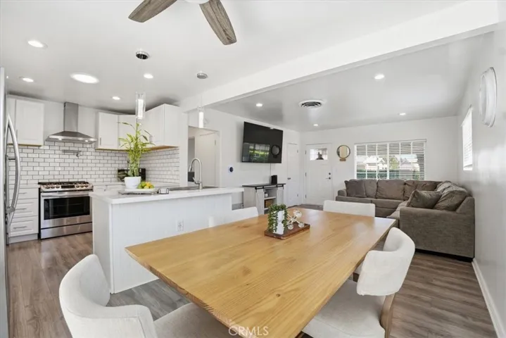 OPEN FLOOR PLAN