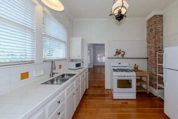 464 Kenoak Pl., Pomona, California 91768