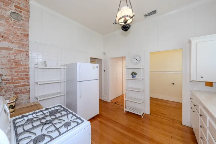 464 Kenoak Pl., Pomona, California 91768