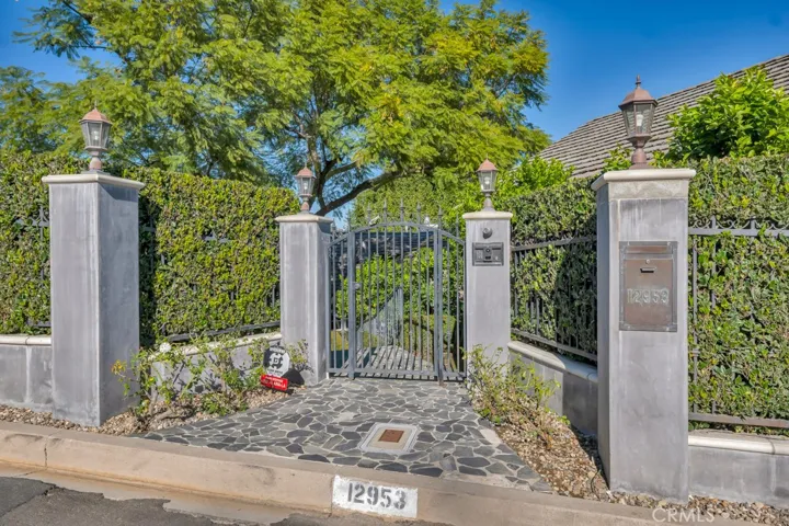 12953 Greenleaf, Studio City, California 91604