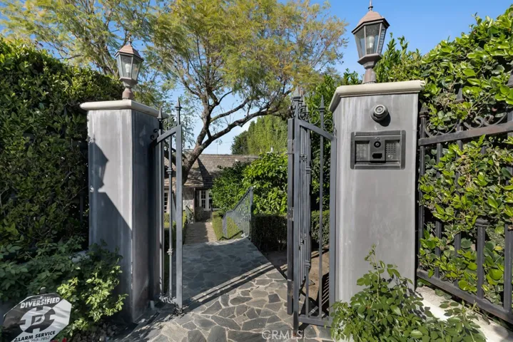 12953 Greenleaf, Studio City, California 91604