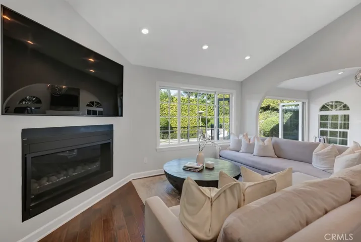 12953 Greenleaf, Studio City, California 91604
